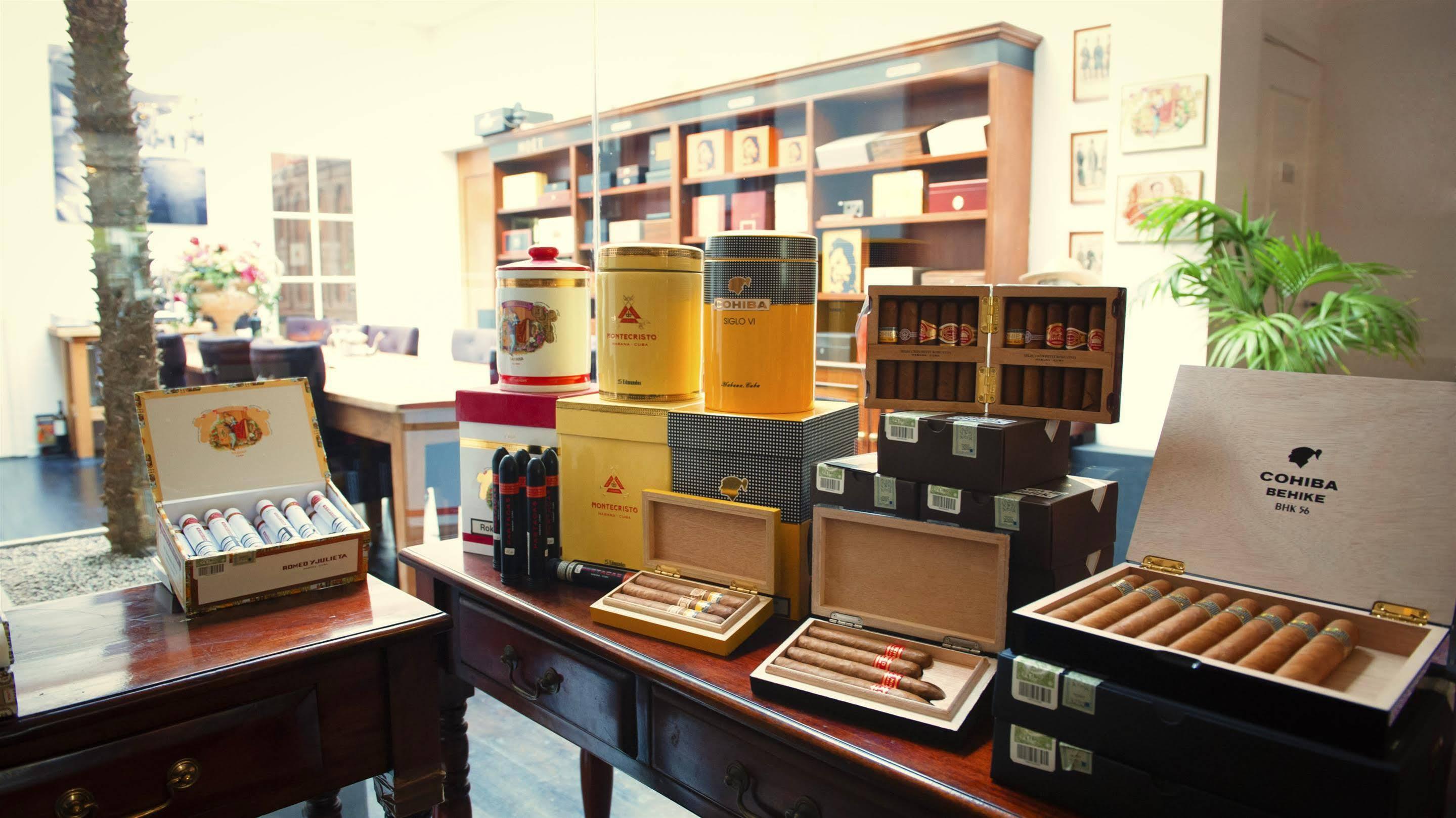 Hotel Des Indes Den Haag Exterior foto Cigars