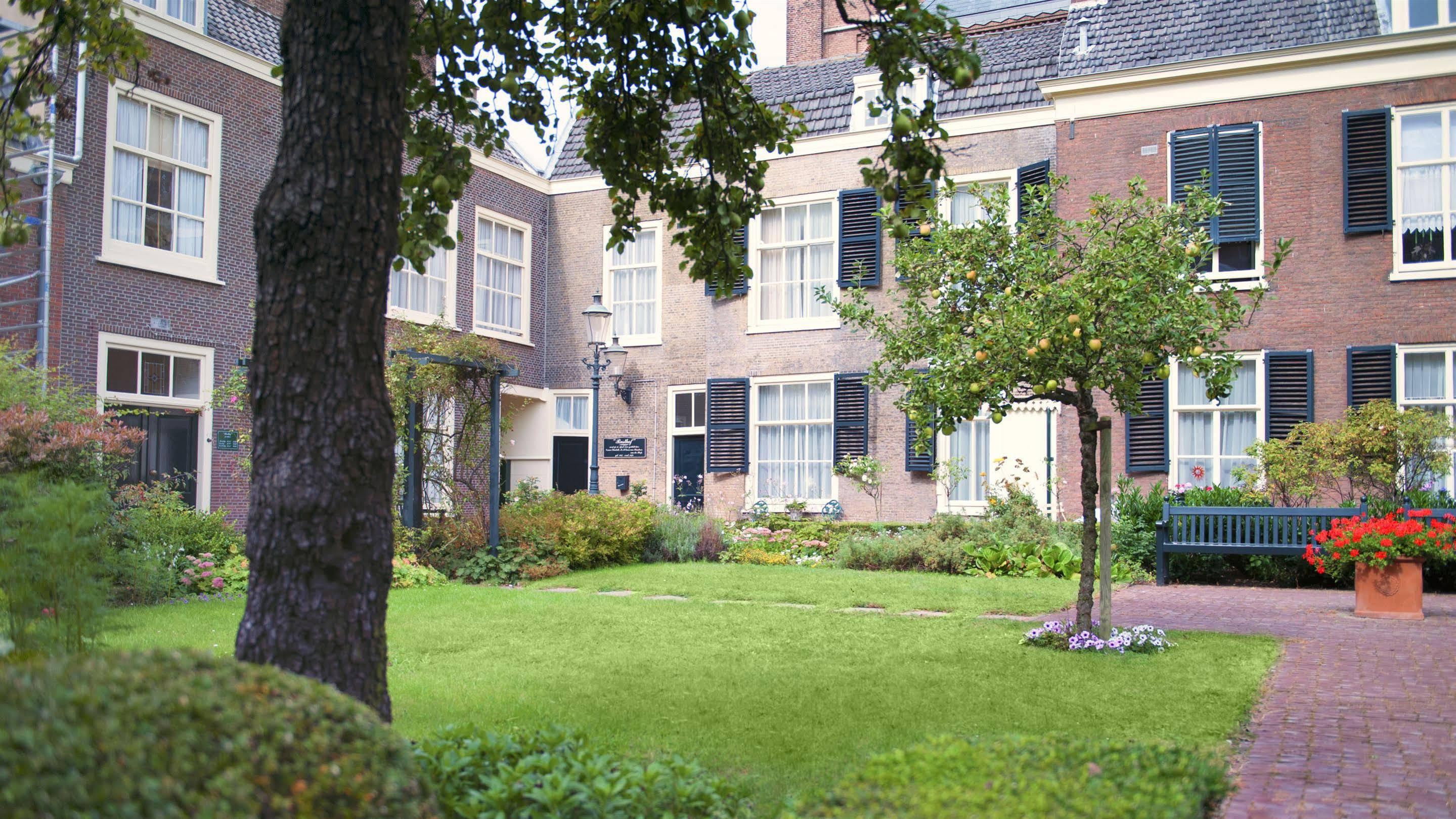 Hotel Des Indes Den Haag Exterior foto The courtyard of the museum