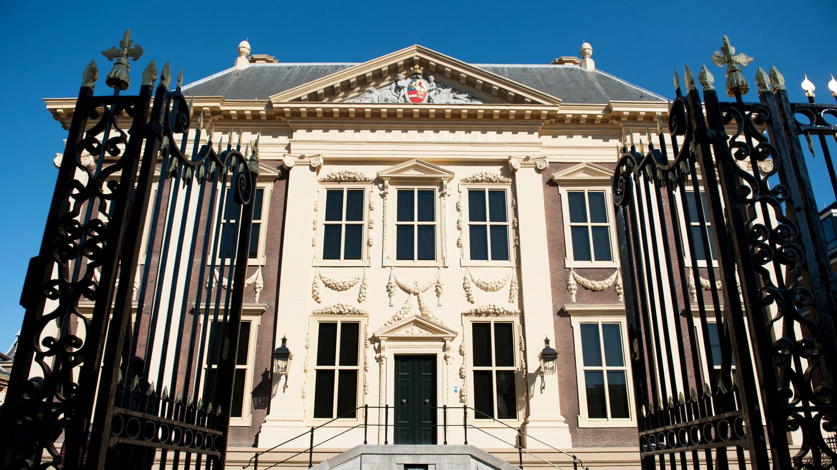 Hotel Des Indes Den Haag Exterior foto The MaNNA building