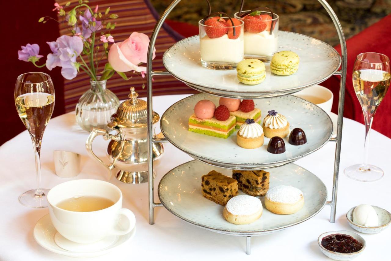 Hotel Des Indes Den Haag Exterior foto Afternoon tea at the InterContinental London Park Lane