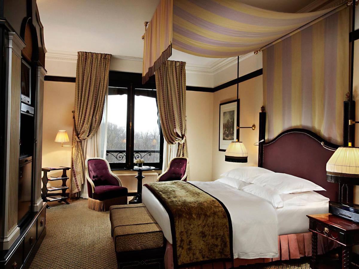 Hotel Des Indes Den Haag Zimmer foto A room at the Mandarin Oriental, Munich